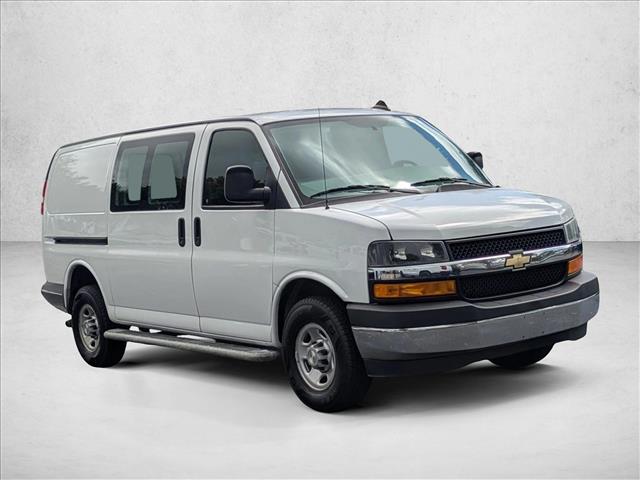 2021 Chevrolet Express 2500 Van Cargo photo 3