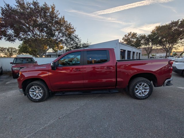 2024 Chevrolet Silverado 1500 LT photo 3