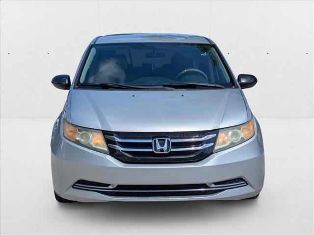 2015 Honda Odyssey LX photo 2