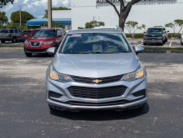 2017 Chevrolet Cruze LS photo 2
