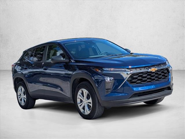 2024 Chevrolet Trax LS photo 3