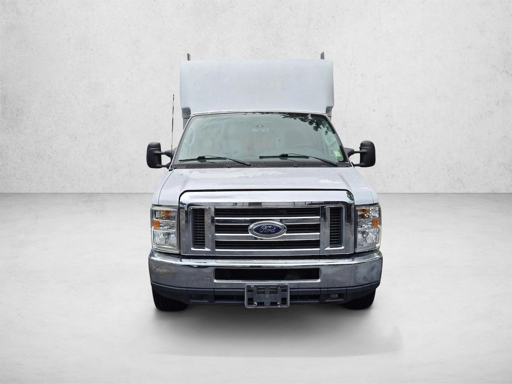 Used 2018 Ford E-350 Cutaway Truck