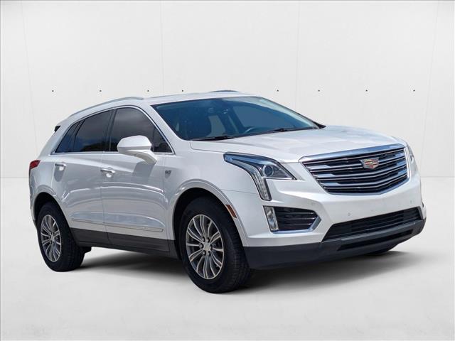 2017 Cadillac XT5 Luxury photo 2