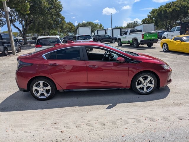 2018 Chevrolet Volt LT photo 2