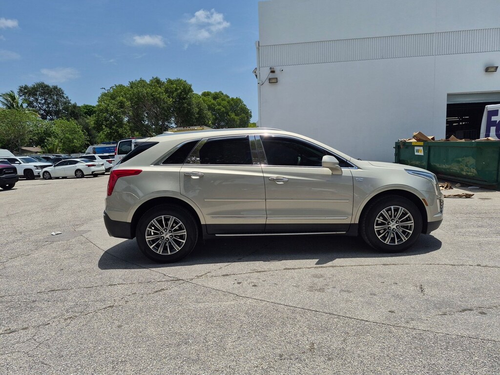 Used 2017 CADILLAC XT5 Luxury FWD SUV
