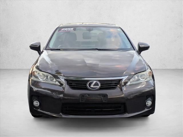 2013 Lexus CT 200h photo 2