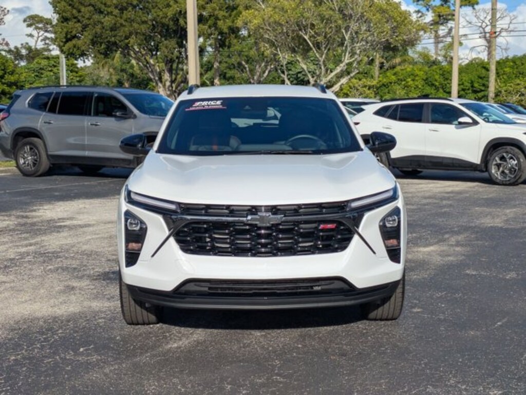 Used 2025 Chevrolet Trax 2RS SUV