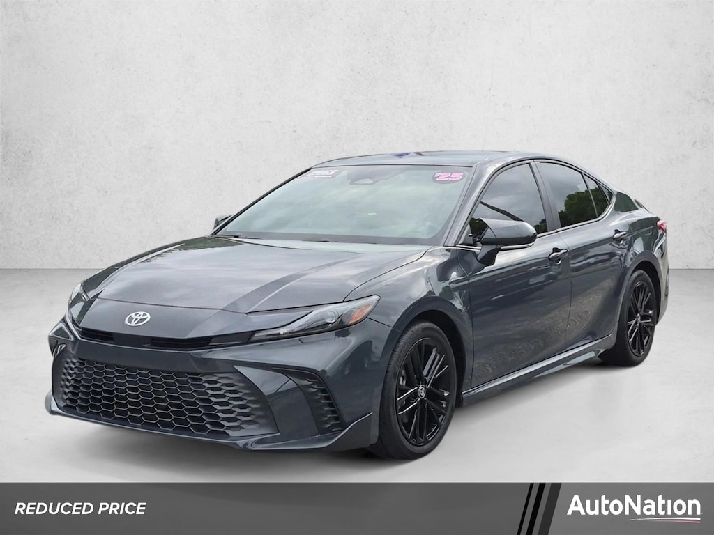 Used 2025 Toyota Camry SE Sedan