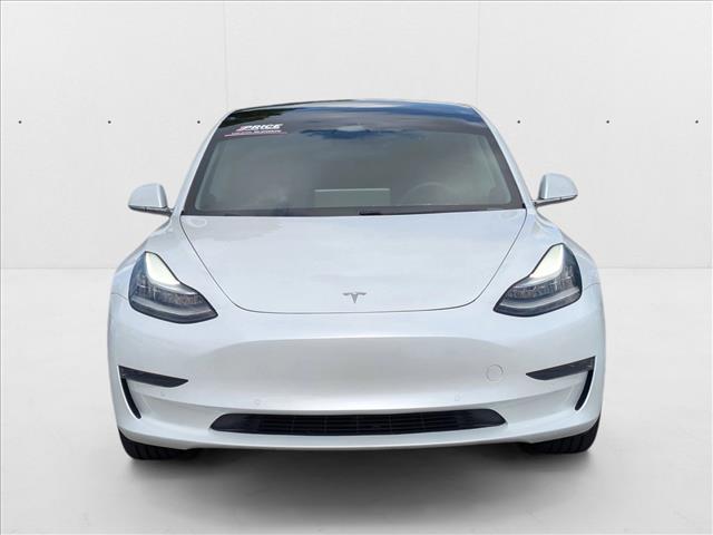 2020 Tesla Model 3 Standard Range photo 2