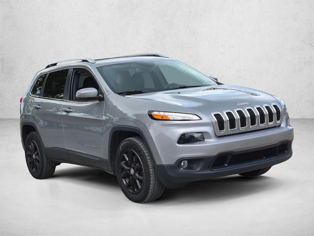 Used 2016 Jeep Cherokee Latitude SUV