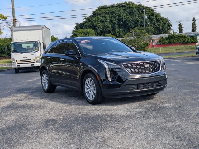 2023 Cadillac XT4 Luxury photo 3