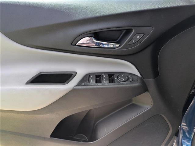 2020 Chevrolet Equinox LT photo 2