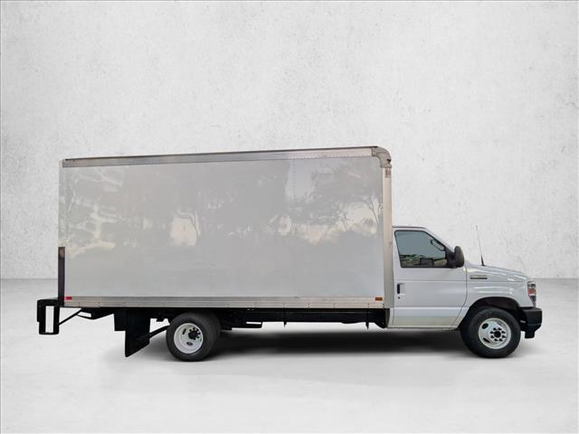 2023 Ford E-350 photo 4