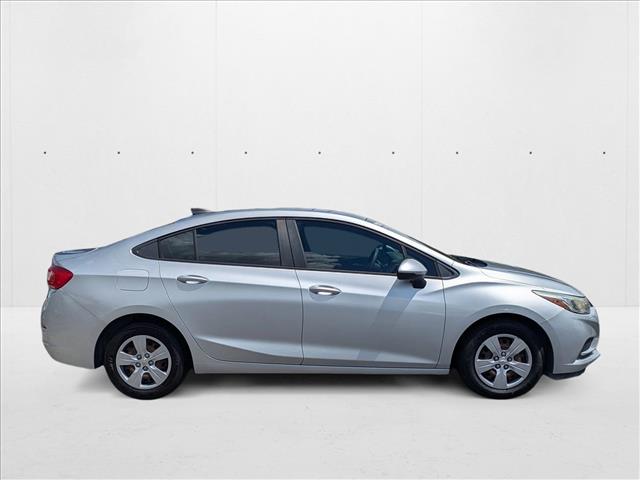 2017 Chevrolet Cruze LS photo 4