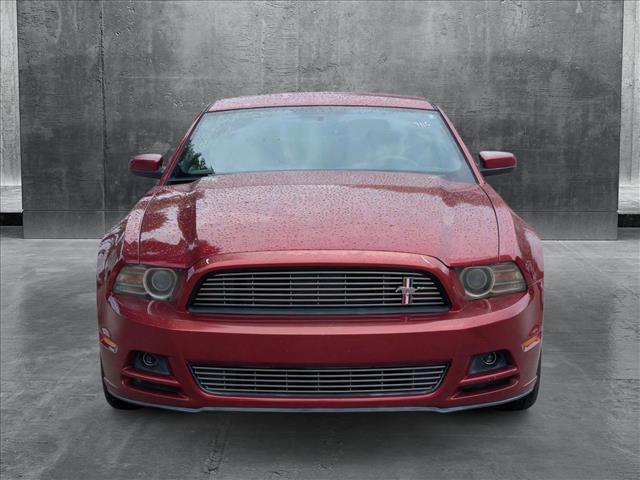2014 Ford Mustang V6 Premium photo 2