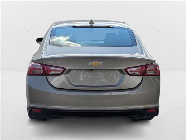 2022 Chevrolet Malibu 1LT photo 2