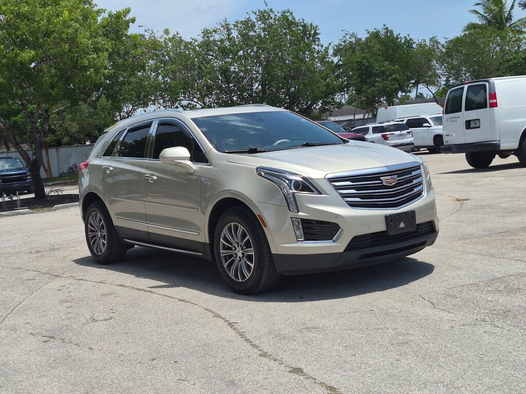 Used 2017 CADILLAC XT5 Luxury FWD SUV