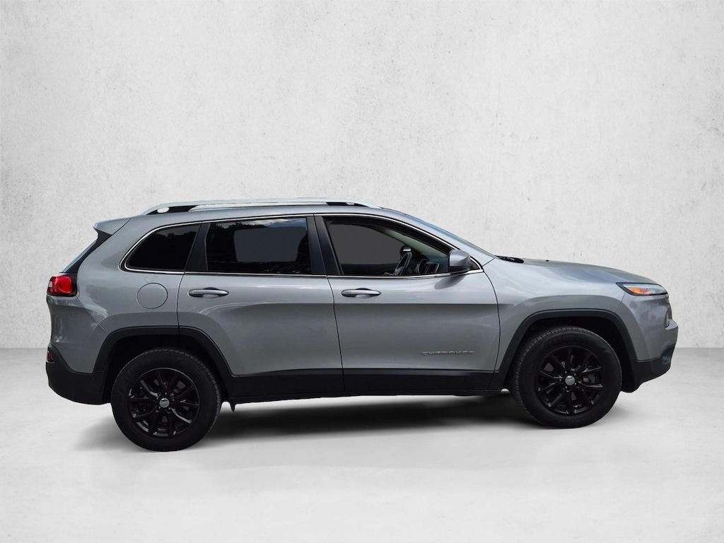 Used 2016 Jeep Cherokee Latitude SUV