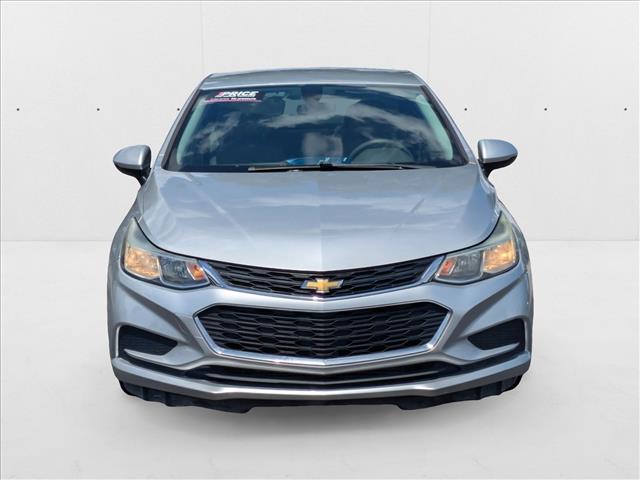 2017 Chevrolet Cruze LS photo 2