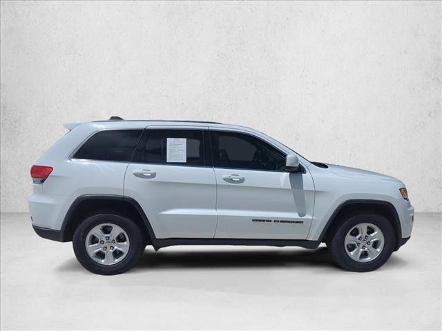 2017 Jeep Grand Cherokee Laredo Sport photo 2