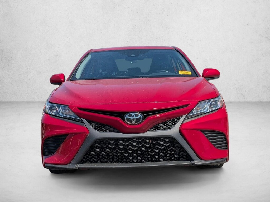 Used 2020 Toyota Camry SE Sedan
