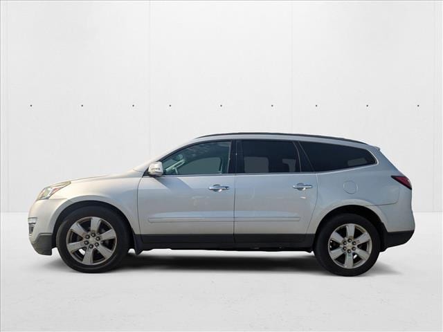 2016 Chevrolet Traverse 1LT photo 2