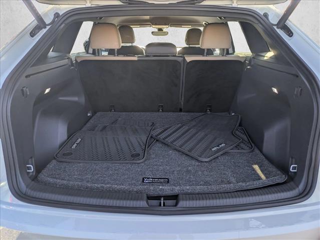 2024 Volkswagen Atlas Cross Sport SE Technology photo 2