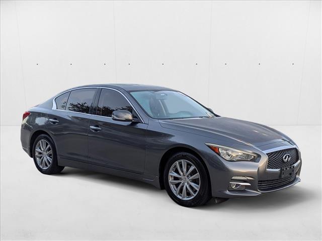 2015 Infiniti Q50 AWD photo 3