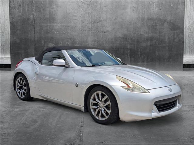 2010 Nissan 370Z Touring photo 3