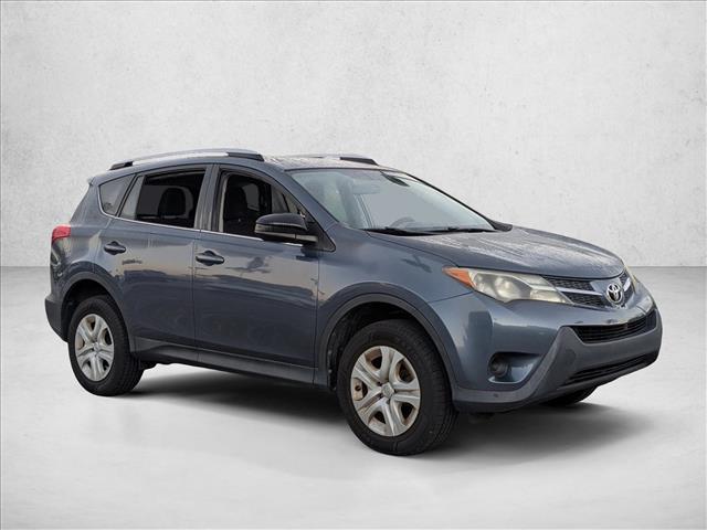 2014 Toyota RAV4 LE photo 3
