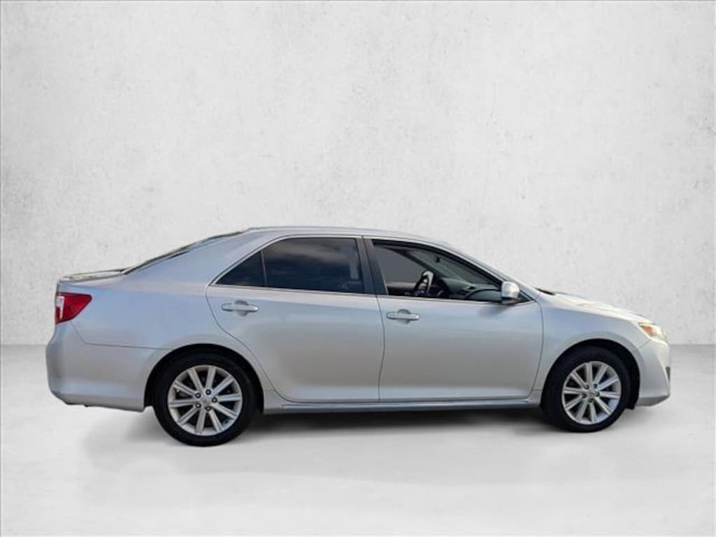 Used 2014 Toyota Camry XLE Sedan