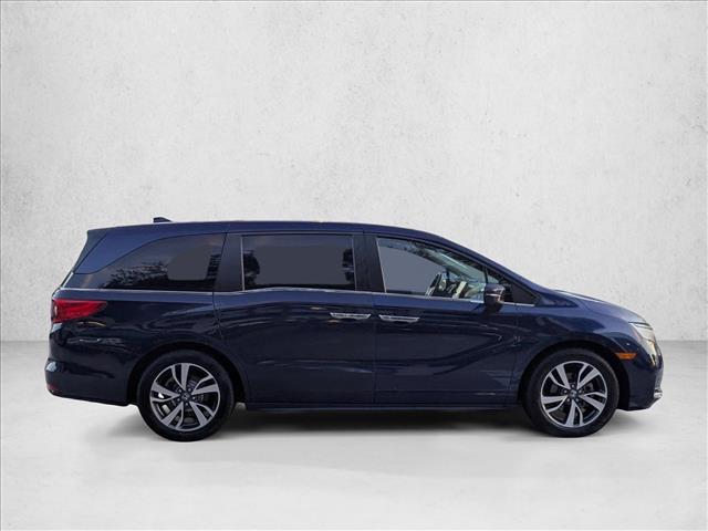 2021 Honda Odyssey Touring photo 2