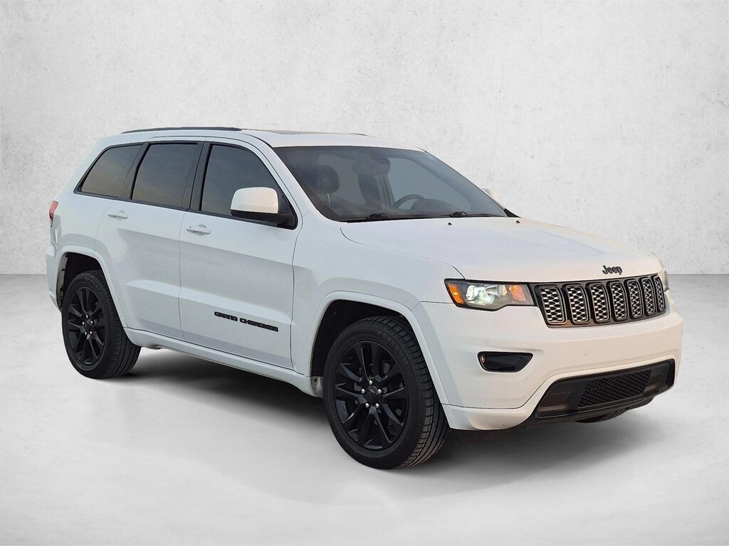Used 2018 Jeep Grand Cherokee Altitude SUV