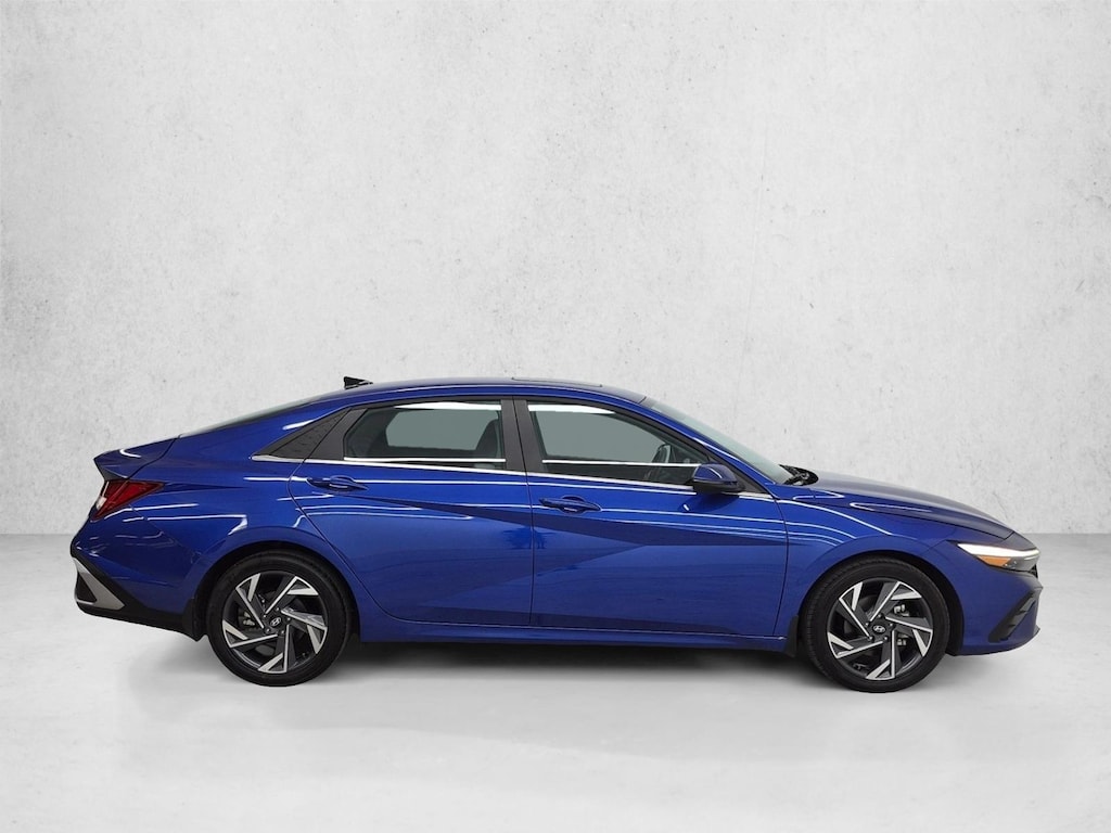 Used 2025 Hyundai Elantra Limited Sedan