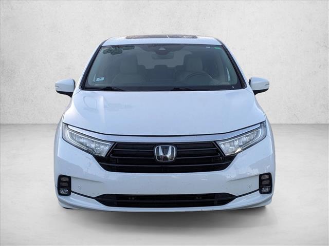 2022 Honda Odyssey Touring photo 2