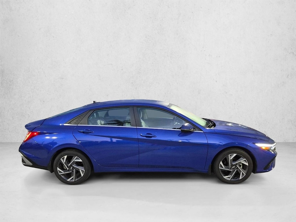 Used 2025 Hyundai Elantra Limited Sedan