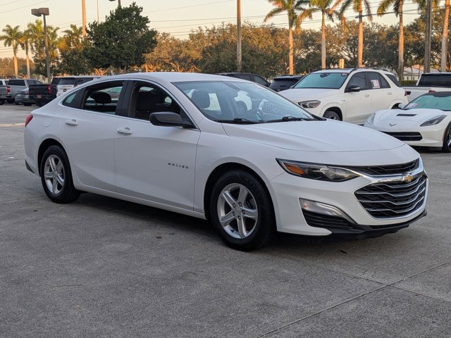2019 Chevrolet Malibu LS photo 3
