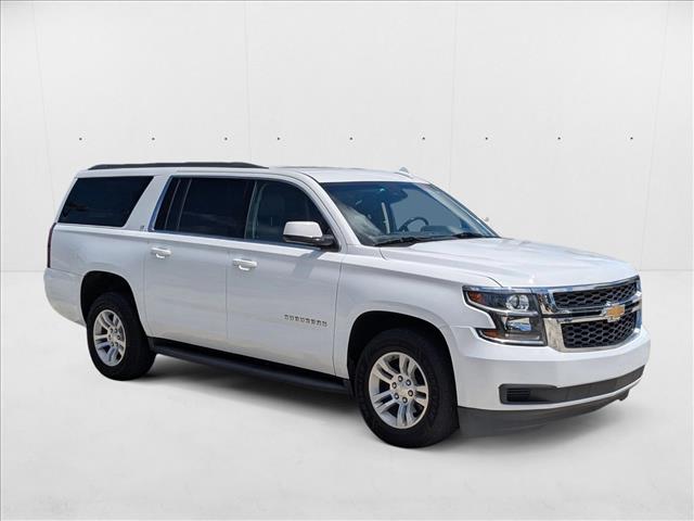 2019 Chevrolet Suburban LT photo 3