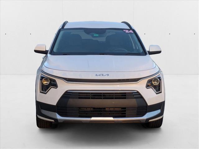 2024 Kia Niro LX photo 2