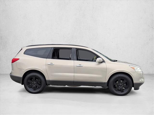 2012 Chevrolet Traverse 1LT photo 2