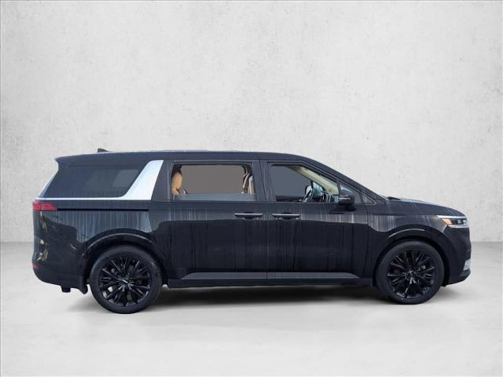 Used 2022 Kia Carnival LXS MPV