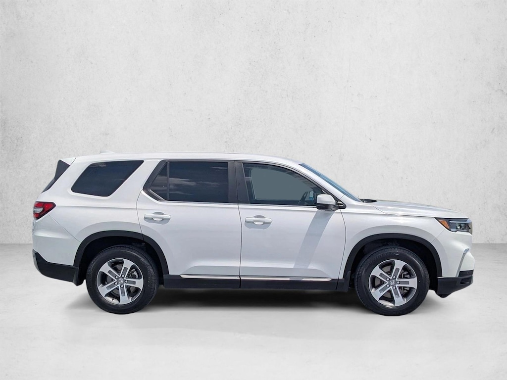 Used 2024 Honda Pilot EX-L 8 Passenger SUV