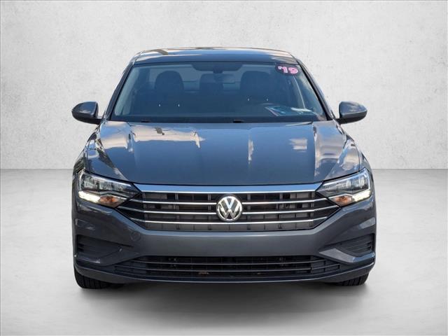 2019 Volkswagen Jetta SE photo 2
