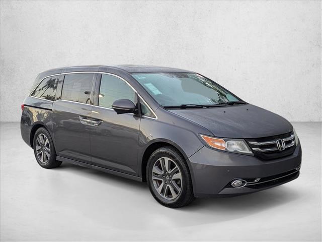 2016 Honda Odyssey Touring Elite photo 3