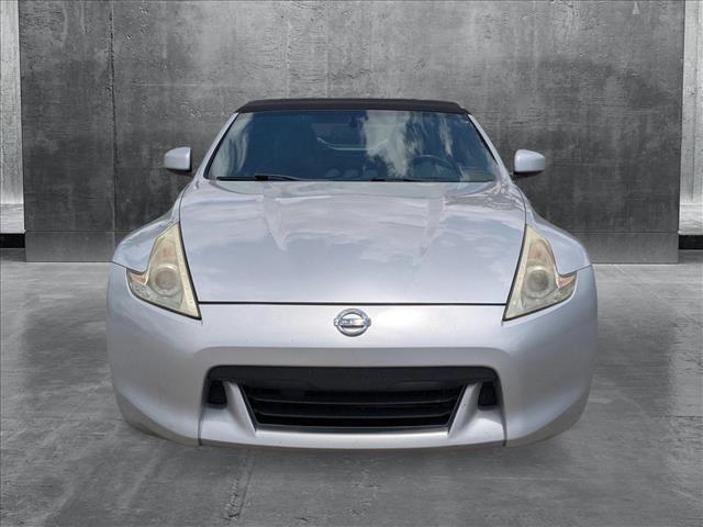 2010 Nissan 370Z Touring photo 2