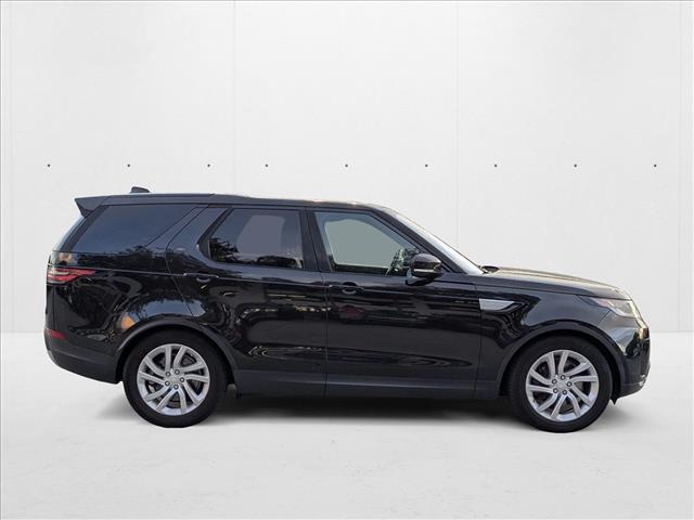 2017 Land Rover Discovery HSE photo 3