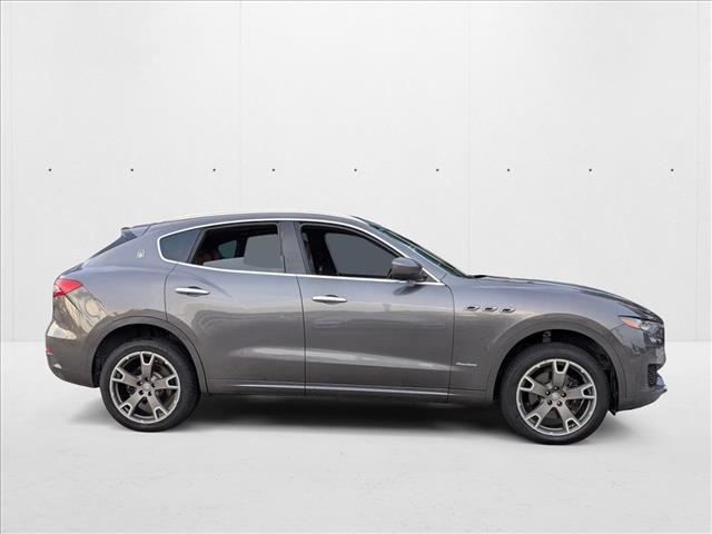 2018 Maserati Levante GranLusso photo 2