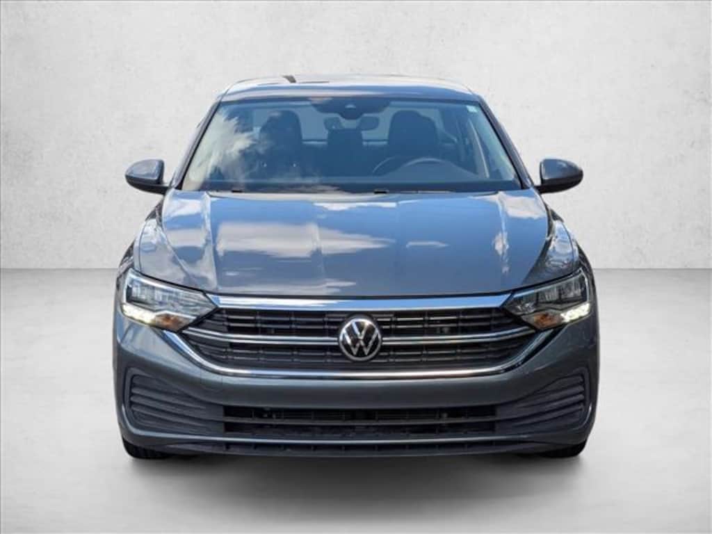 Used 2022 Volkswagen Jetta SE Sedan