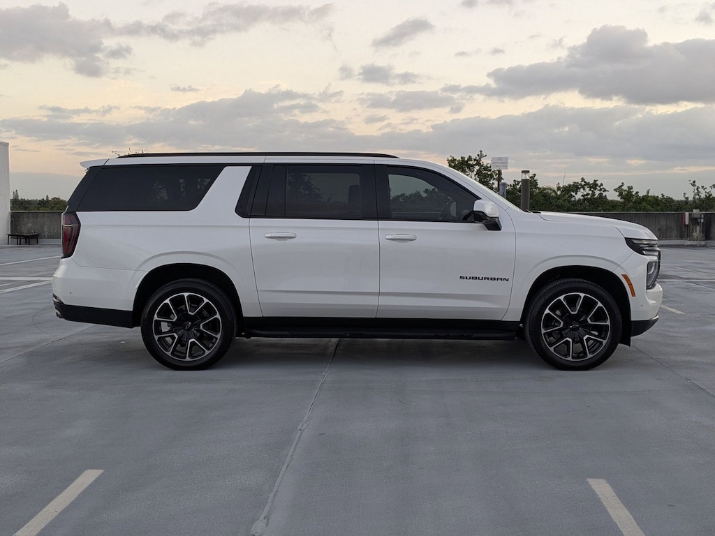Used 2025 Chevrolet Suburban RST SUV