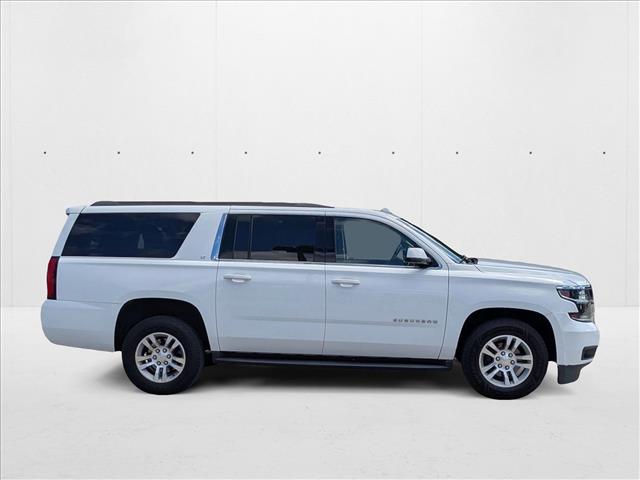 2019 Chevrolet Suburban LT photo 4